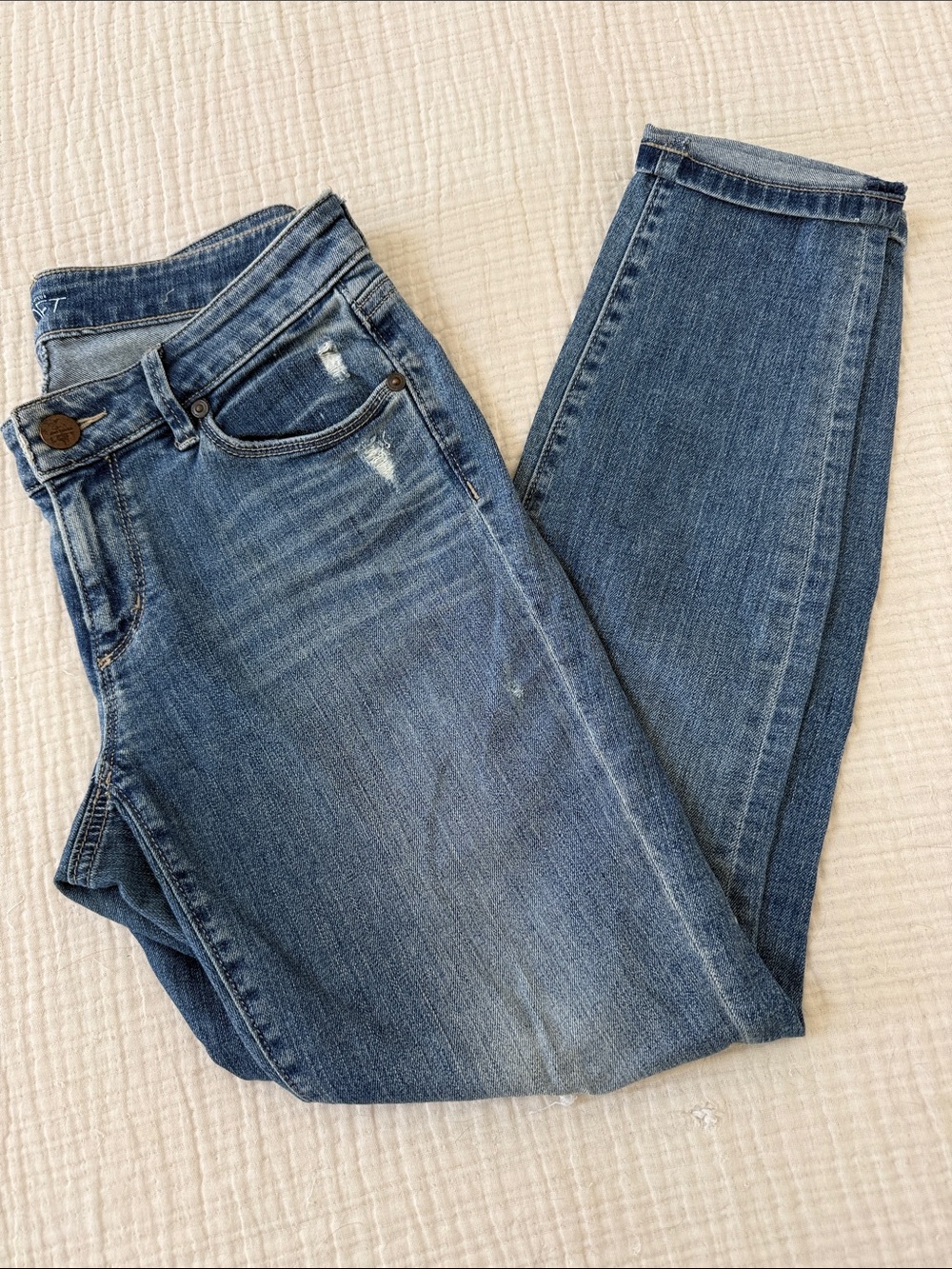 LOFT Women’s Curvy Skinny Jeans with Light Distressing